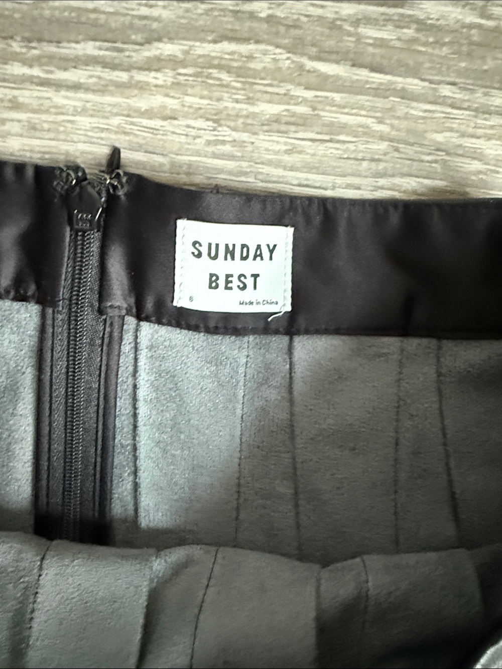 Aritzia Sunday Best Olive Vegan Leather Mini Skirt Pleated Black 6 - Picture 5 of 6